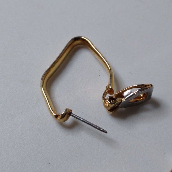 Vintage Gold Tone French Clip Earrings - Picture 8 of 11